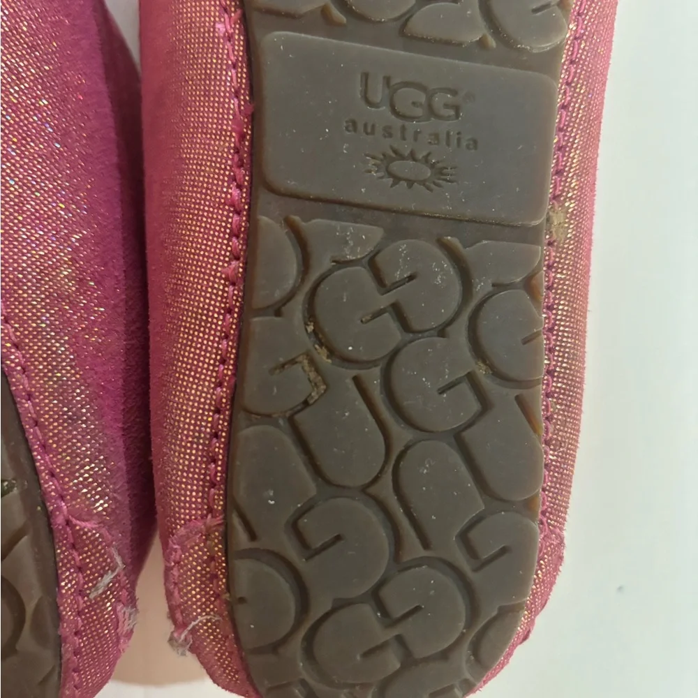 UGG Sz 3 Glittery Pink Bow Sheepskin Lined Moccasins